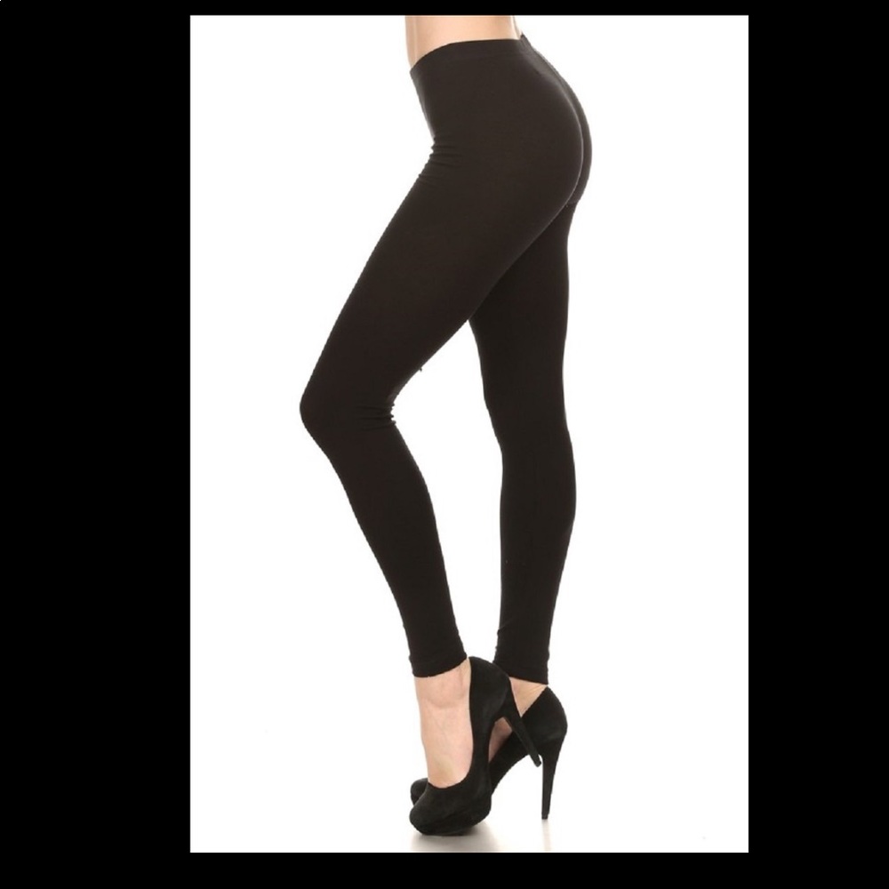 Black Solid Buttery Soft Leggings